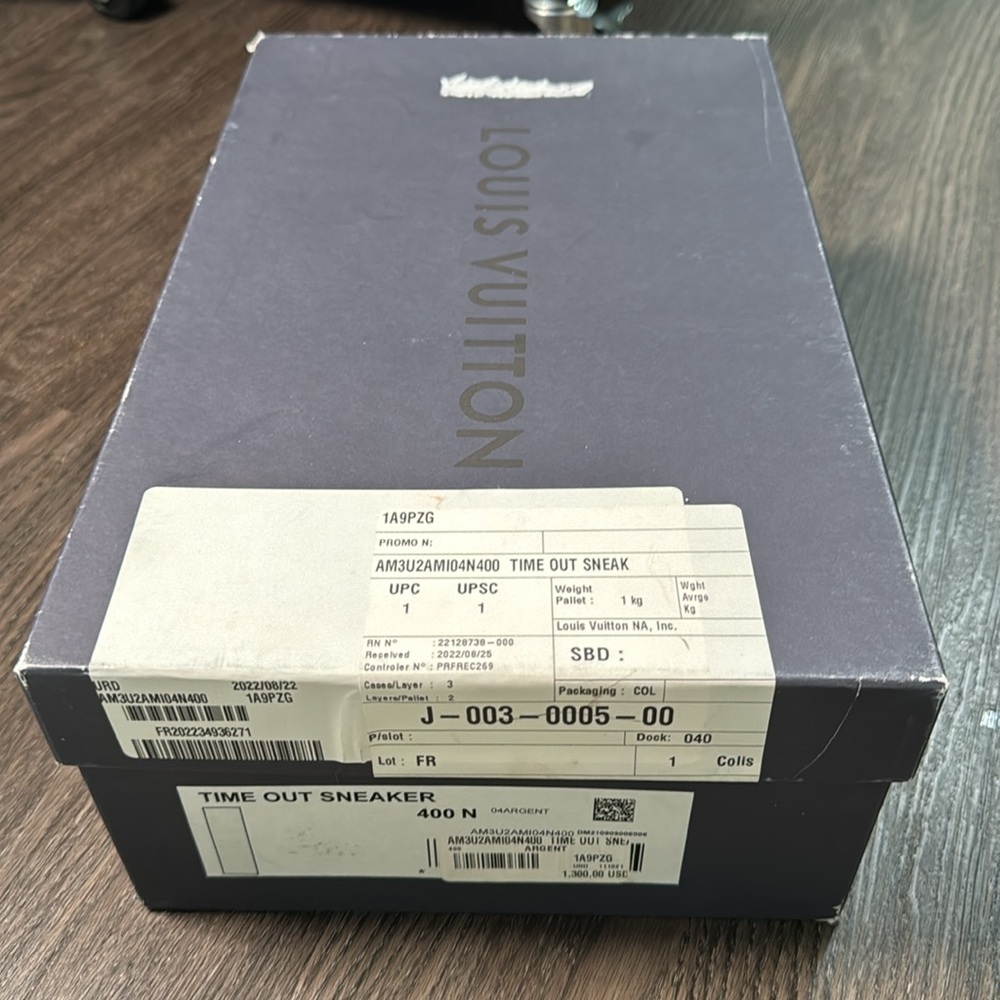 Louis Vuitton Time Out Sneaker and socks size 40 - Picture 7 of 7